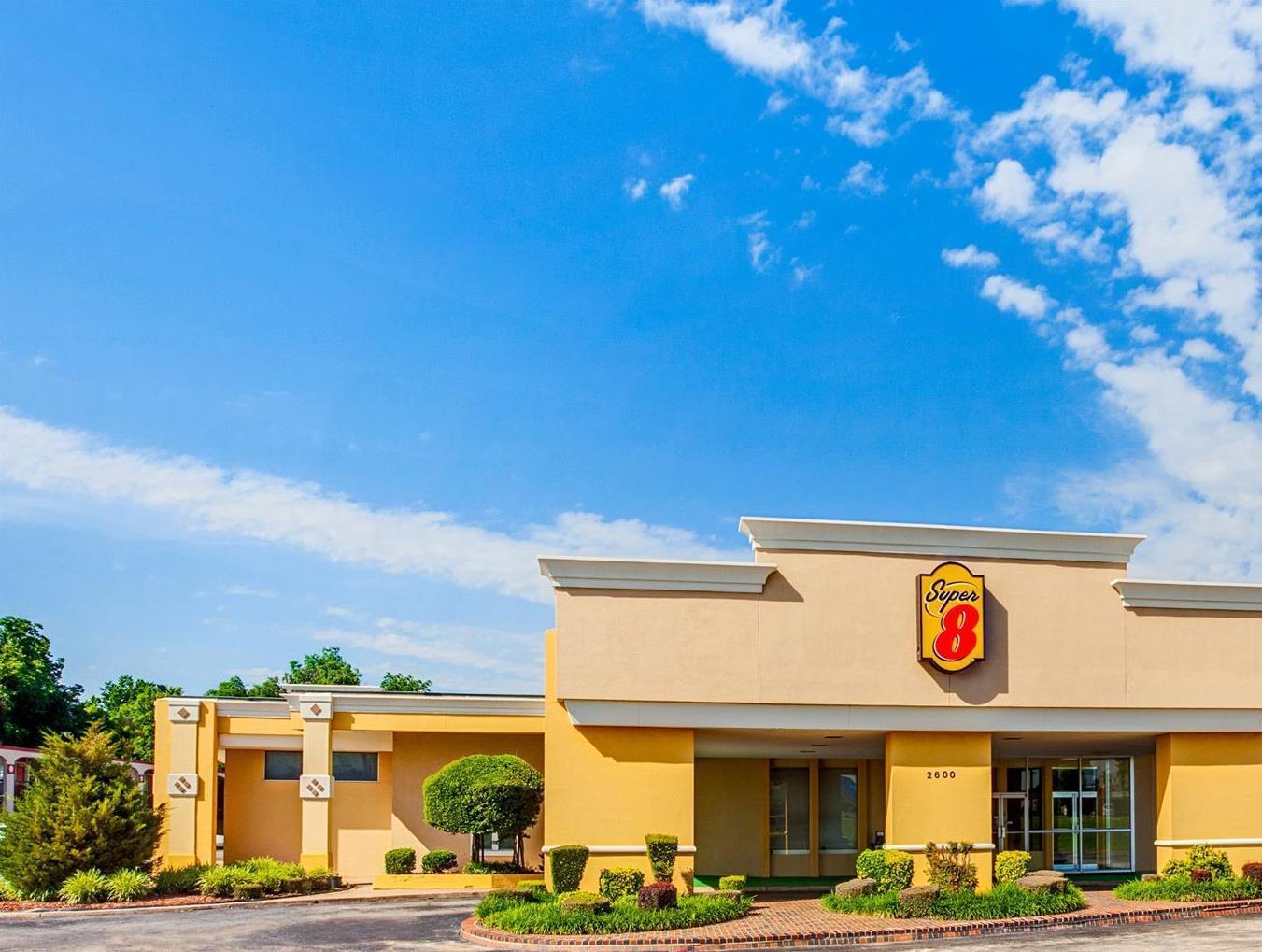 Super 8 By Wyndham Norman Hotel Exterior foto