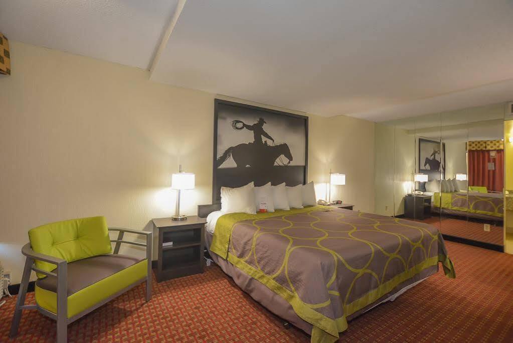 Super 8 By Wyndham Norman Hotel Exterior foto