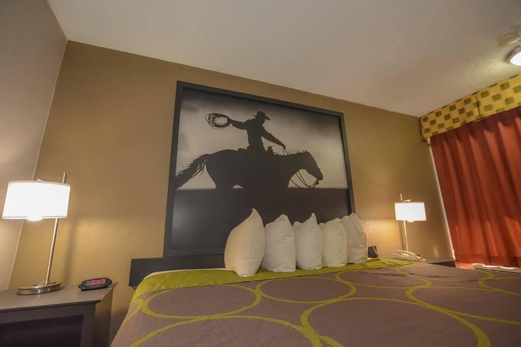 Super 8 By Wyndham Norman Hotel Exterior foto